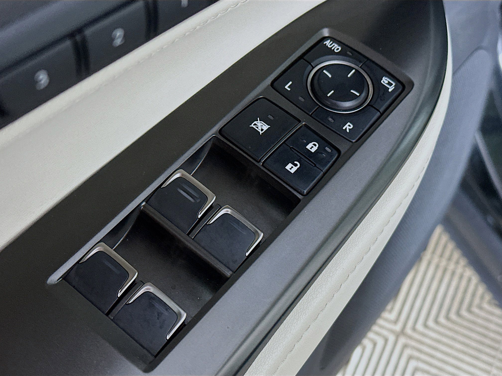 Used 2025 Lexus NX 350 AWD w/ Cold Area Package image 17