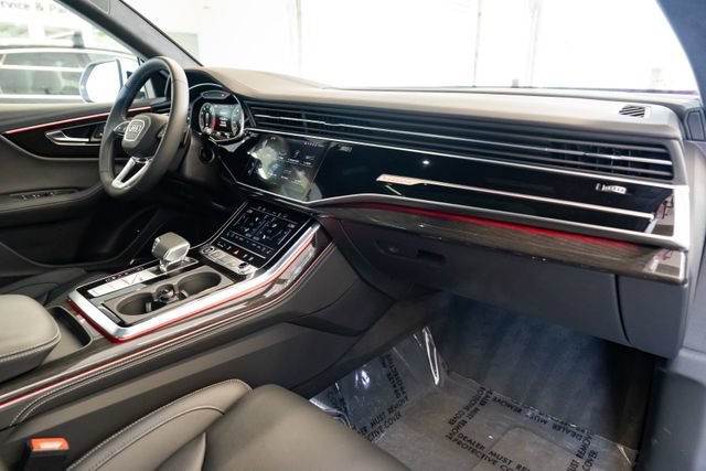 Used 2025 Audi Q8 Prestige AWD/4WD image 33