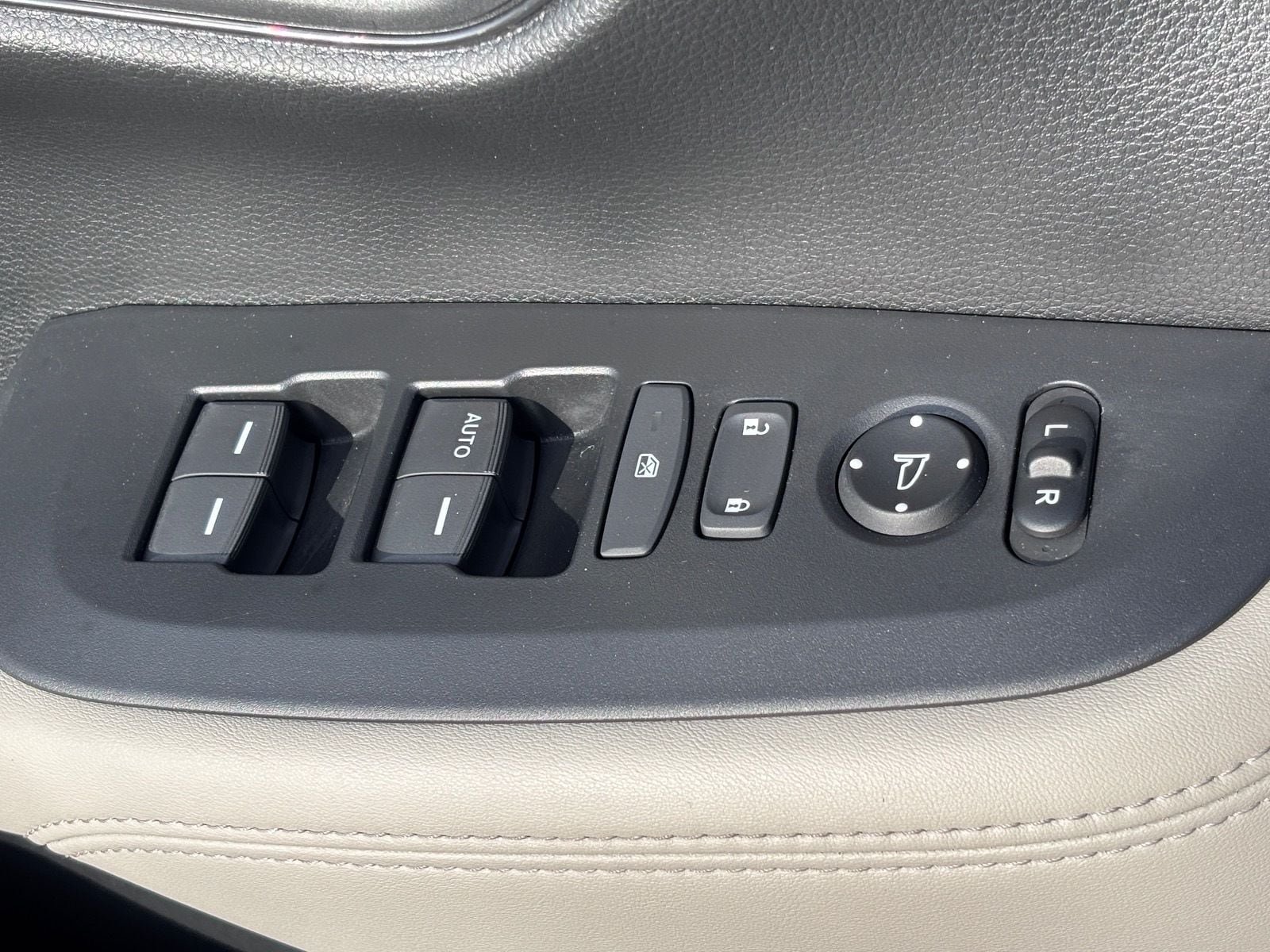 Used 2026 Honda HR-V LX image 19