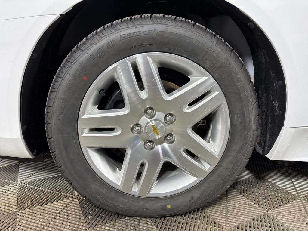 Used 2011 Chevrolet Impala LT FWD image 13