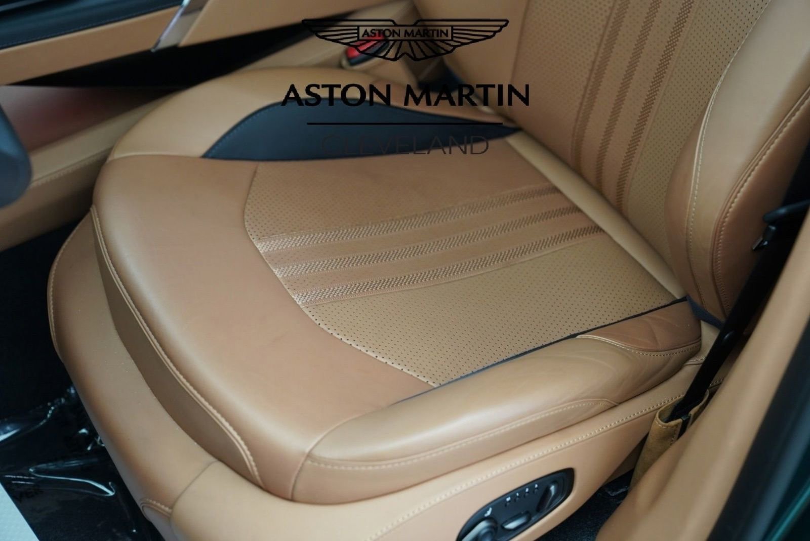 Used 2025 Aston Martin DBX 707 AWD/4WD image 36