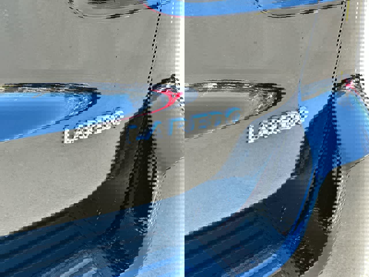 Used 2018 Jeep Grand Cherokee Laredo image 18