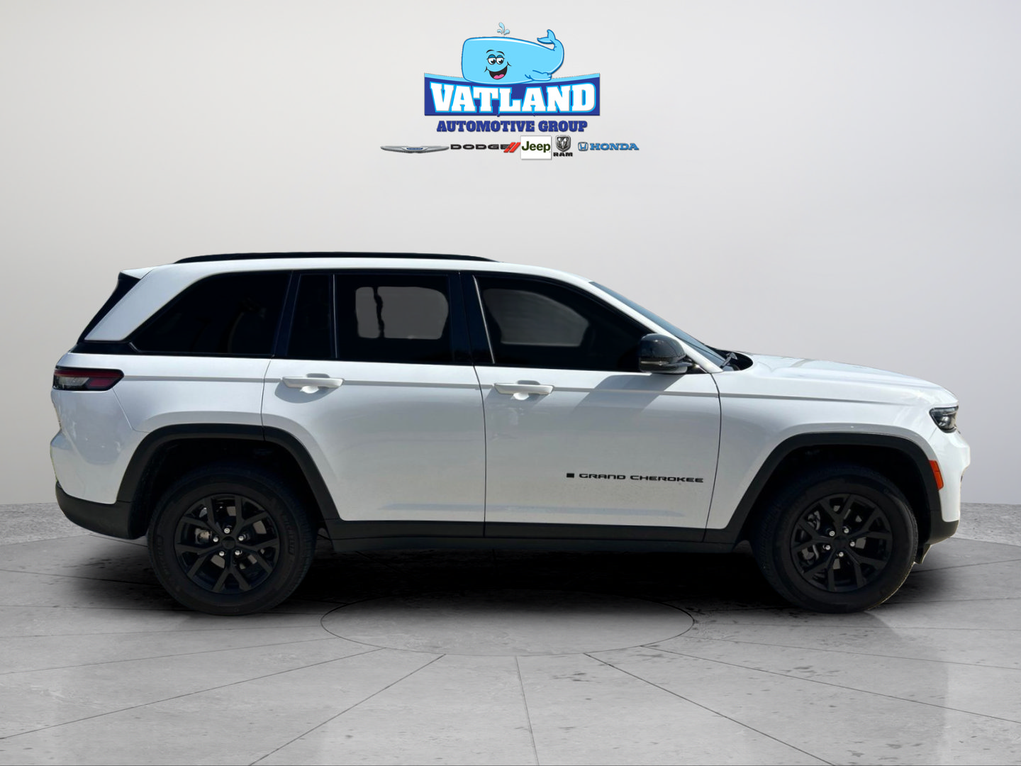 Certified 2024 Jeep Grand Cherokee Altitude RWD image 6