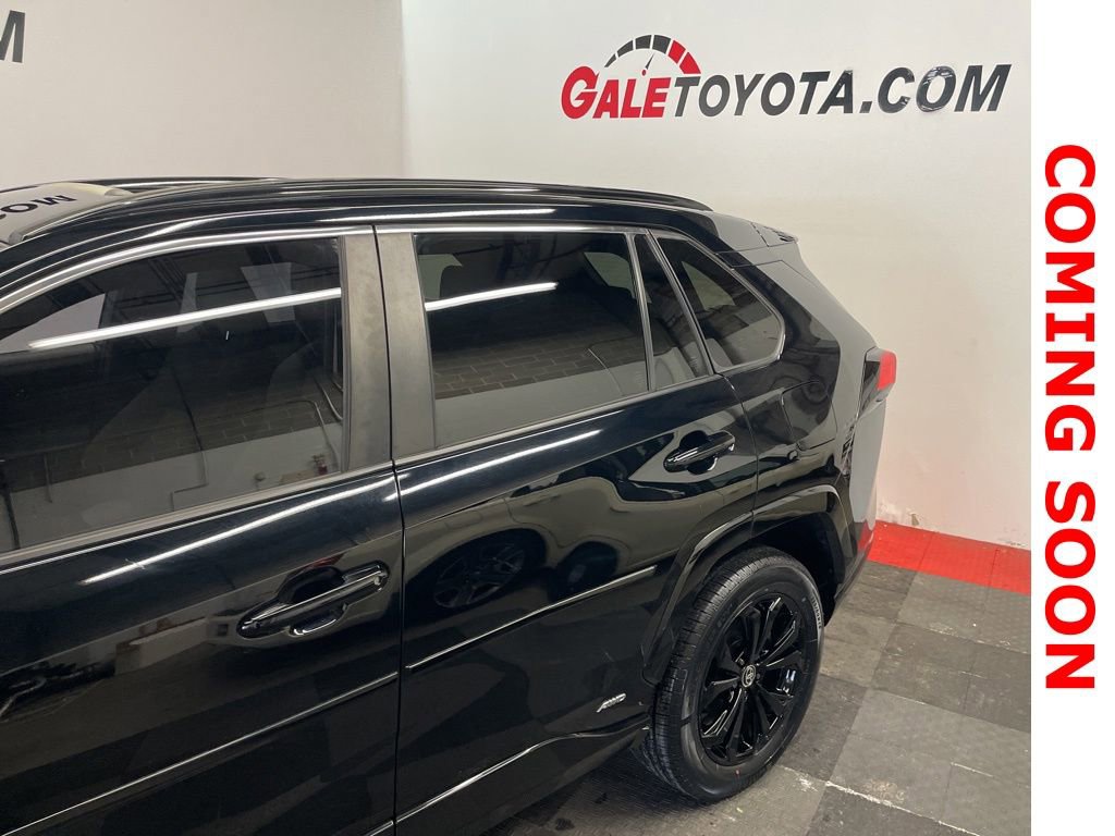Used 2022 Toyota RAV4 SE w/ Convenience Package image 5