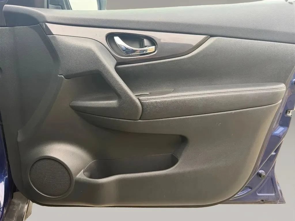 Used 2018 Nissan Rogue S FWD image 26
