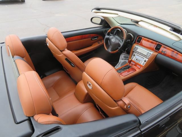 Used 2002 Lexus SC 430 Convertible image 8
