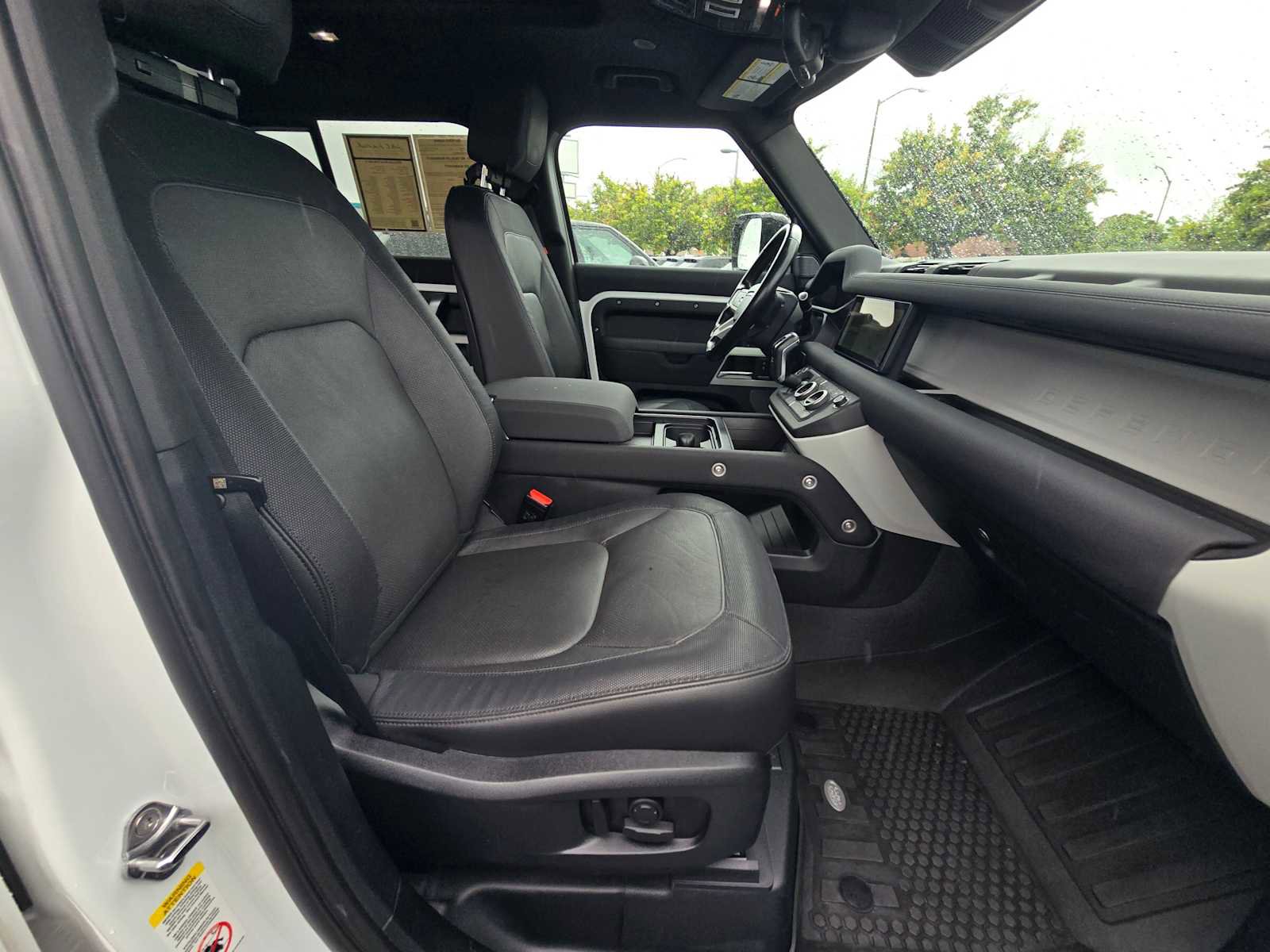 Used 2023 Land Rover Defender 110 X-Dynamic SE AWD/4WD image 11