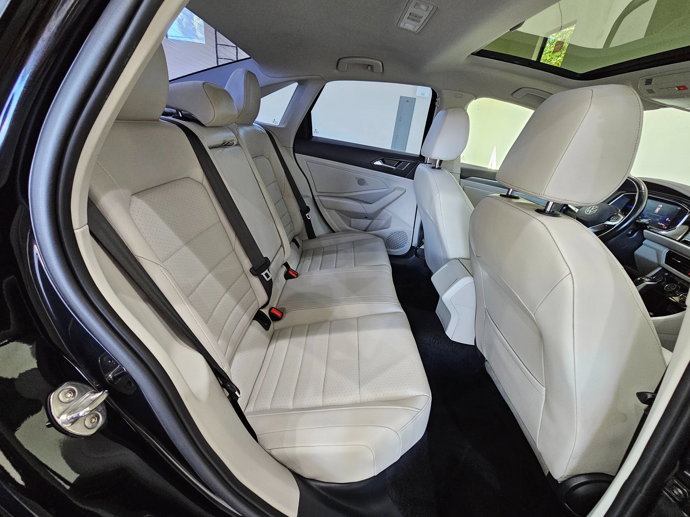 Used 2022 Volkswagen Jetta SE w/ Panoramic Sunroof Package FWD image 30