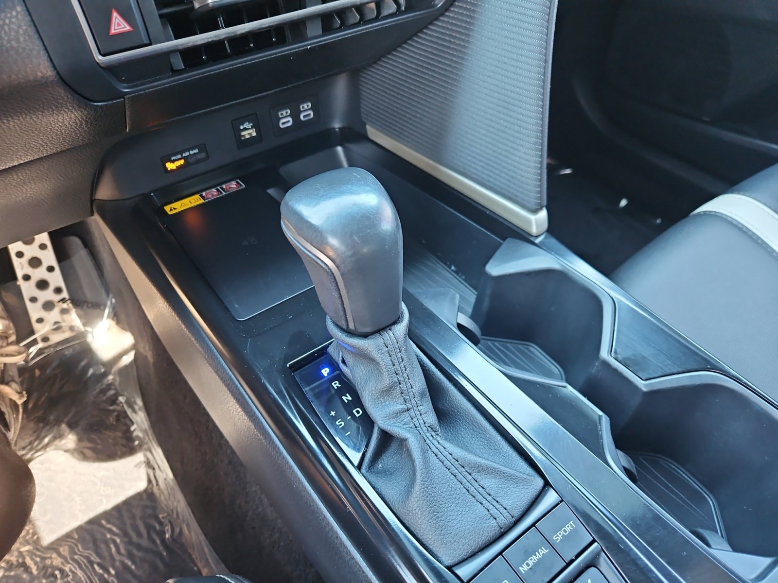 Used 2025 Toyota Camry SE FWD image 21
