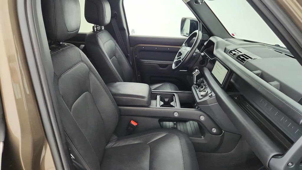 Used 2024 Land Rover Defender 110 X-Dynamic SE image 24