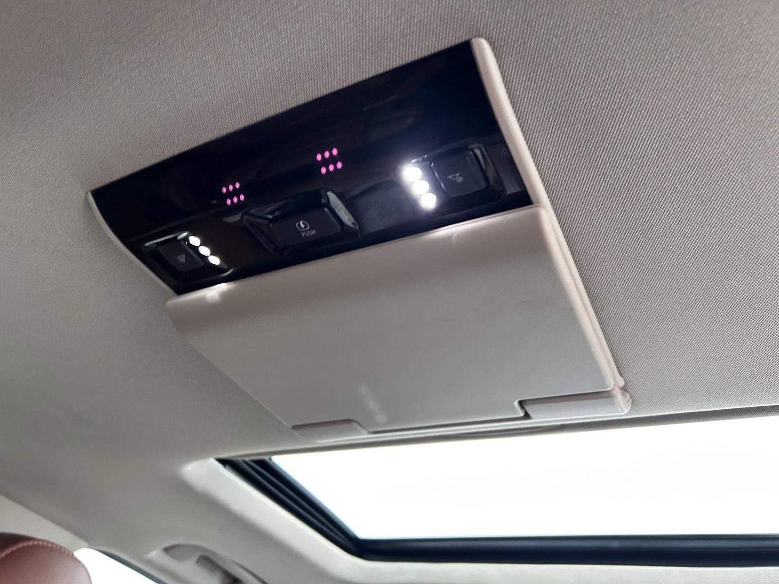 Used 2017 Cadillac Escalade Luxury image 24