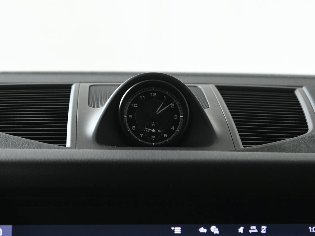 New 2026 Porsche Macan AWD/4WD image 22