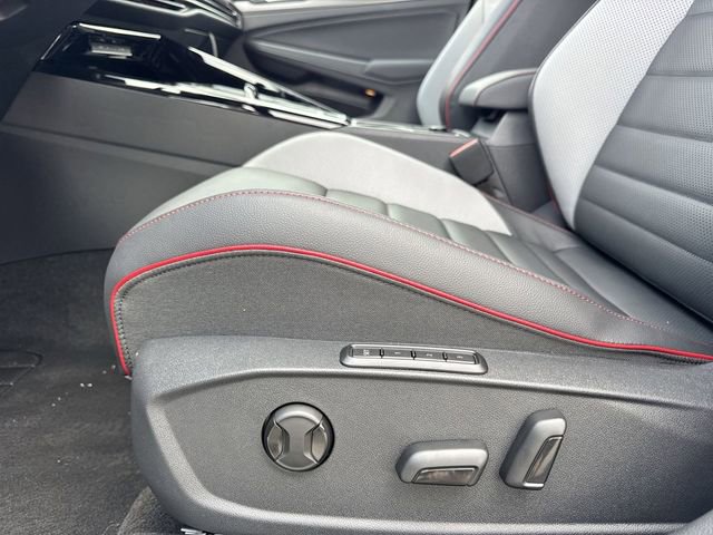 New 2025 Volkswagen GTI SE image 12