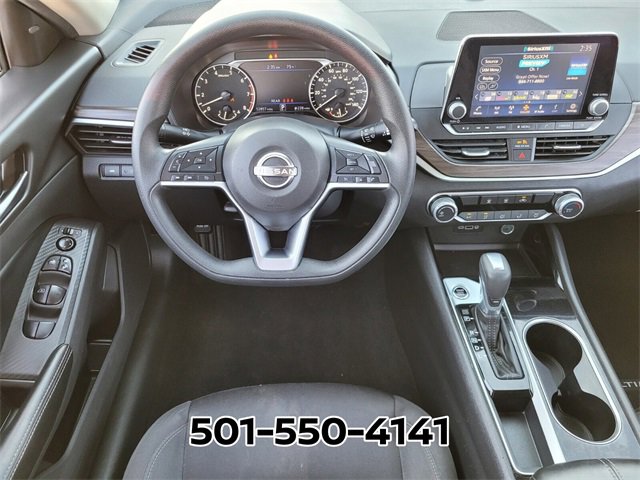 Used 2024 Nissan Altima 2.5 SV image 11