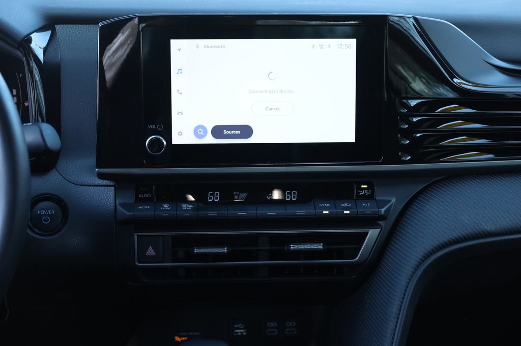 Used 2025 Toyota Camry SE image 32