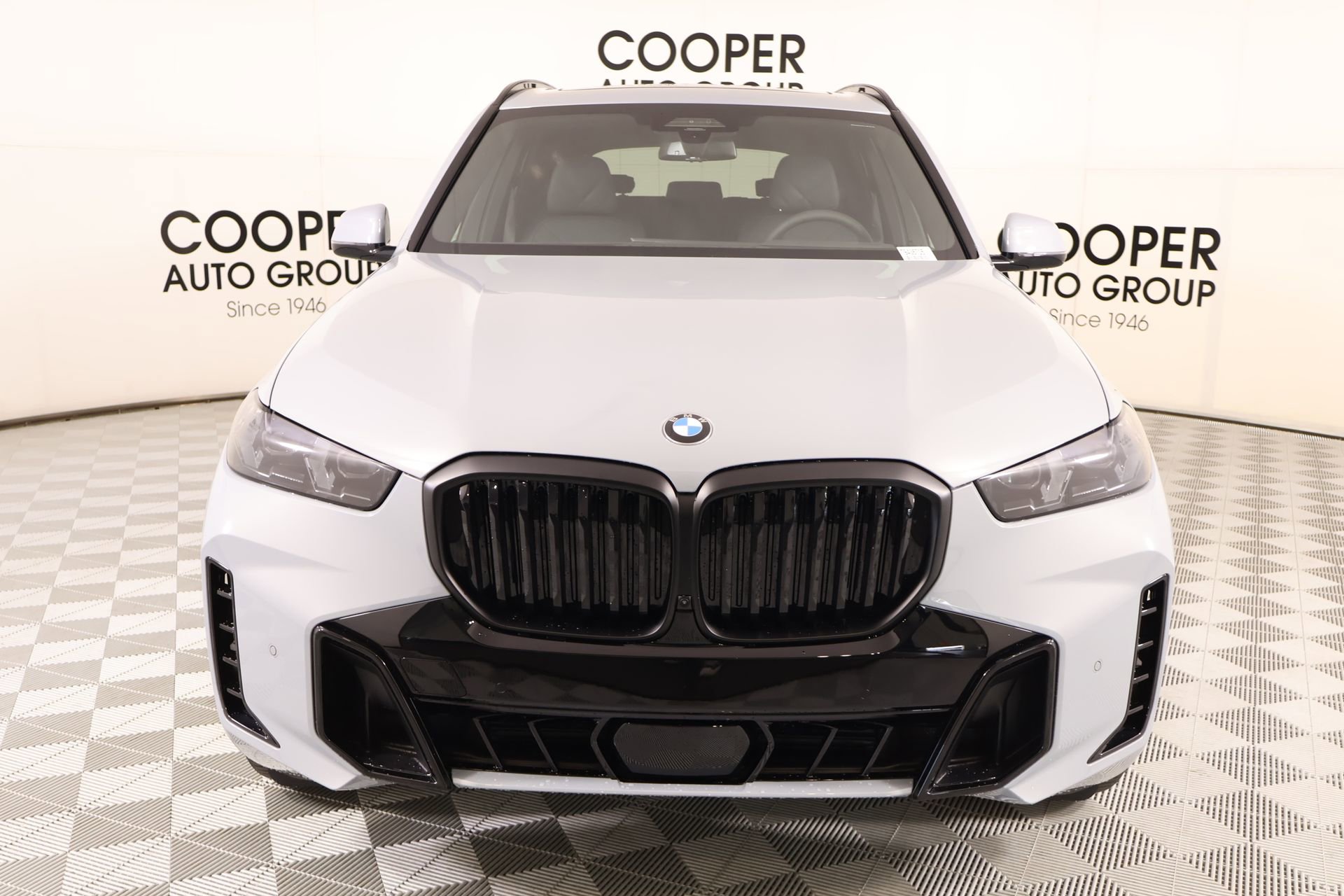 New 2026 BMW X5 xDrive40i w/ M Sport Package AWD/4WD image 9