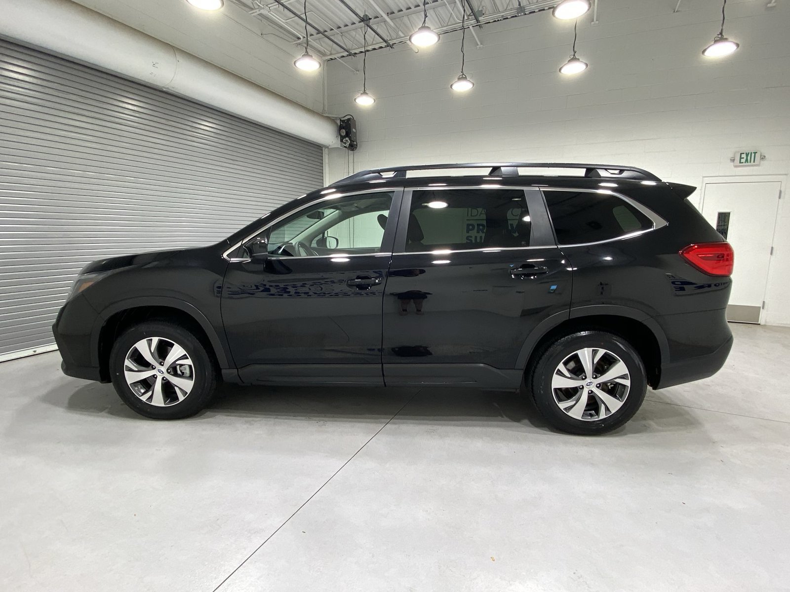 Used 2025 Subaru Ascent Premium AWD/4WD image 5