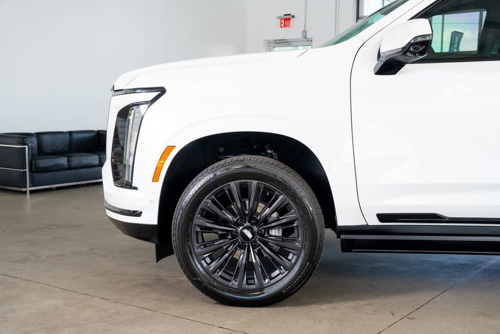 Used 2025 Cadillac Escalade ESV Sport Platinum w/ LPO, ONYX Package RWD image 21