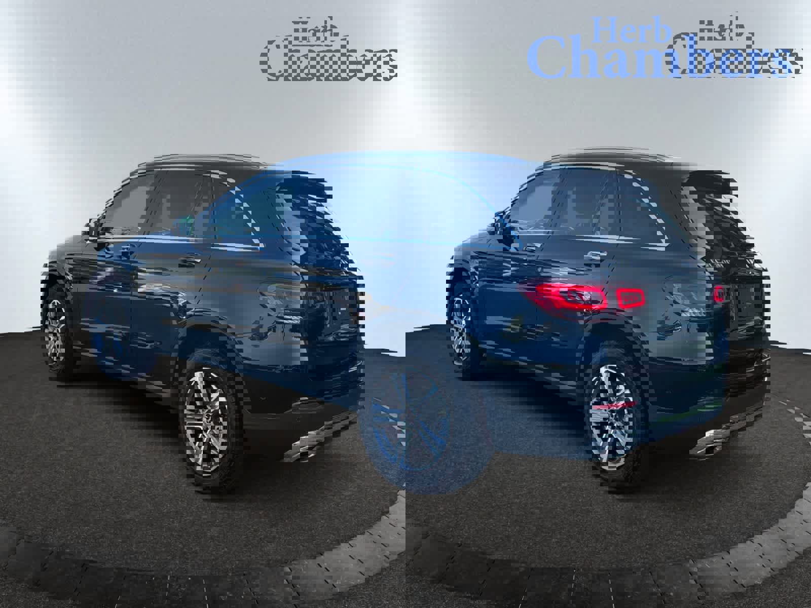 Used 2022 Mercedes-Benz GLC 300 4MATIC image 3