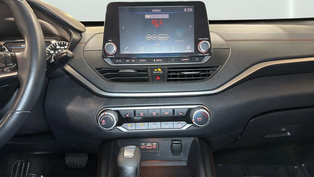 Used 2020 Nissan Altima 2.5 SR w/ Premium Package FWD image 16