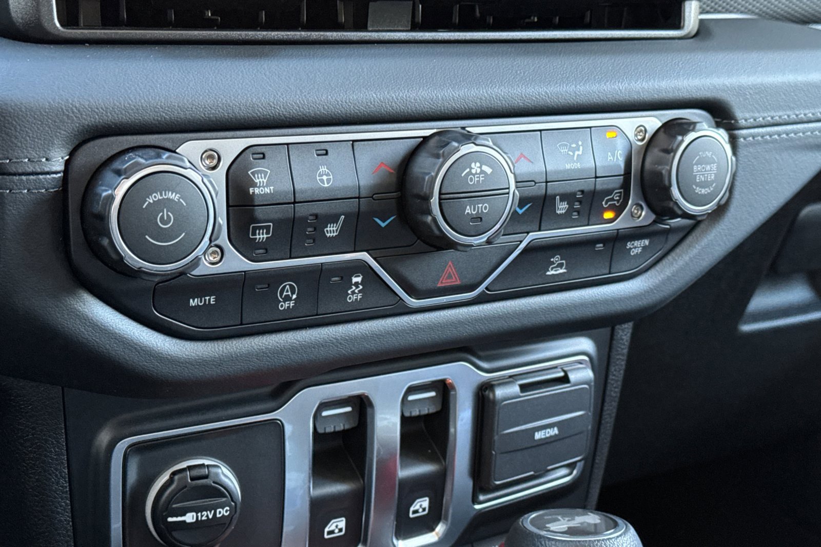 New 2026 Jeep Wrangler Rubicon w/ Xtreme 35 Tire Package image 19