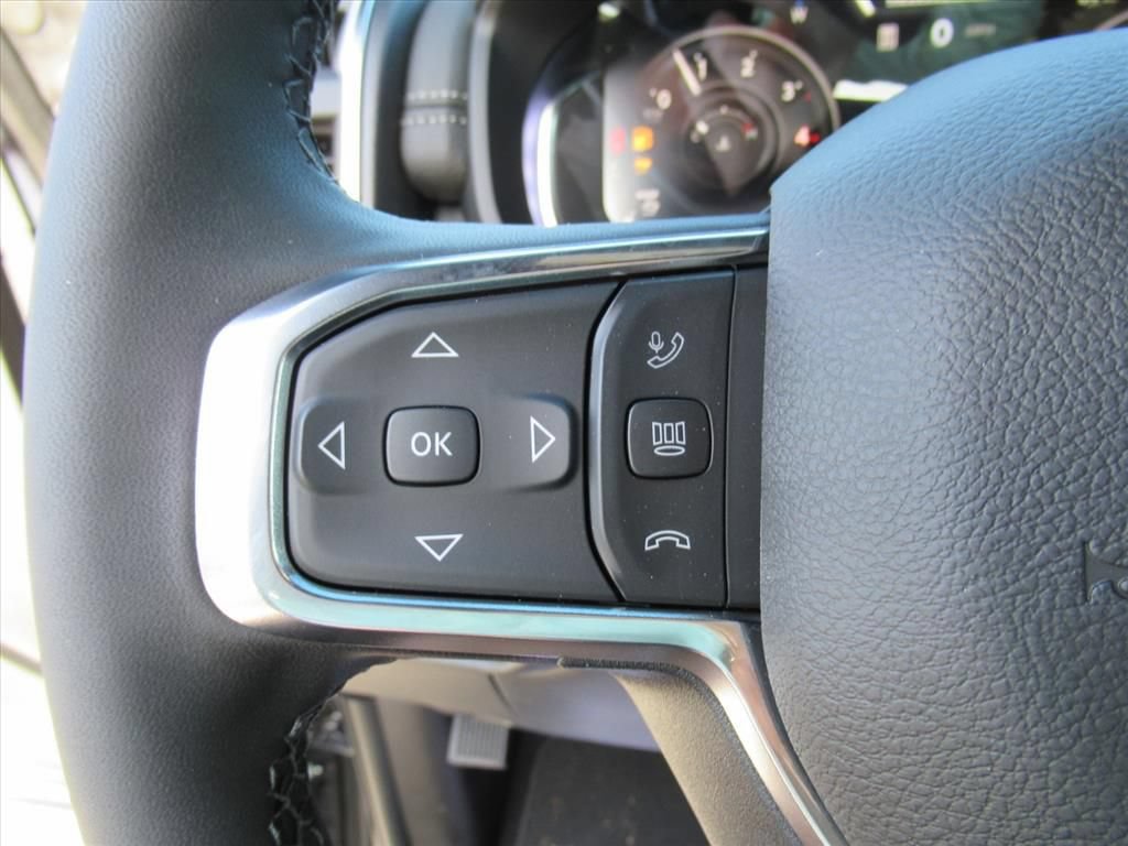 New 2026 RAM 2500 Laramie AWD/4WD image 24