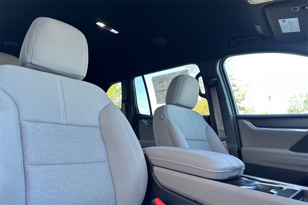 New 2025 GMC Acadia Elevation image 16