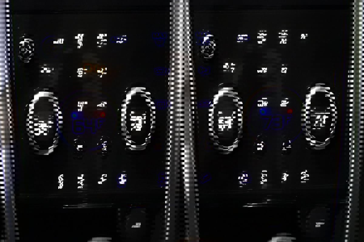 Used 2020 Land Rover Discovery Sport S image 40