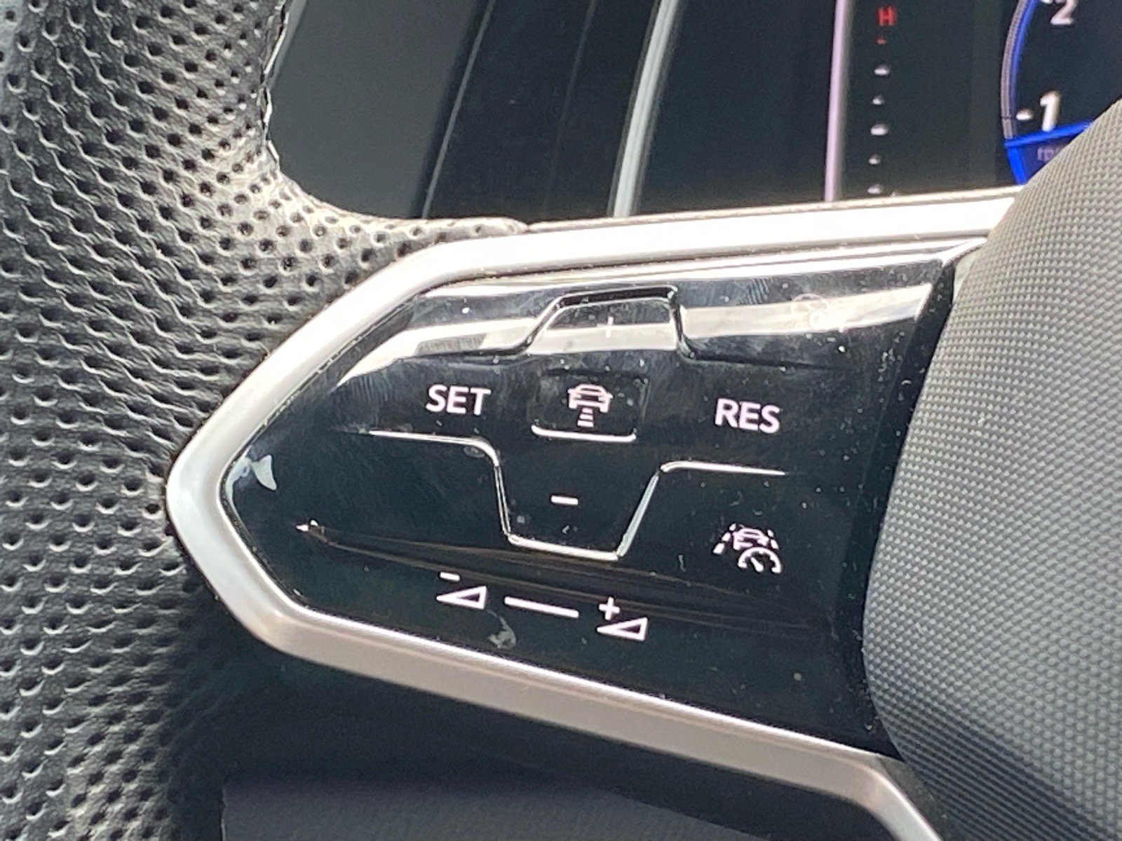 Certified 2024 Volkswagen Jetta GLI Autobahn FWD image 6