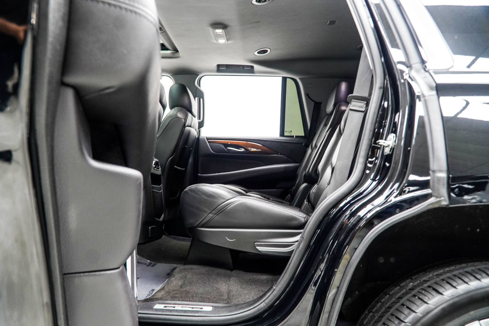 Used 2020 Cadillac Escalade Luxury RWD image 39