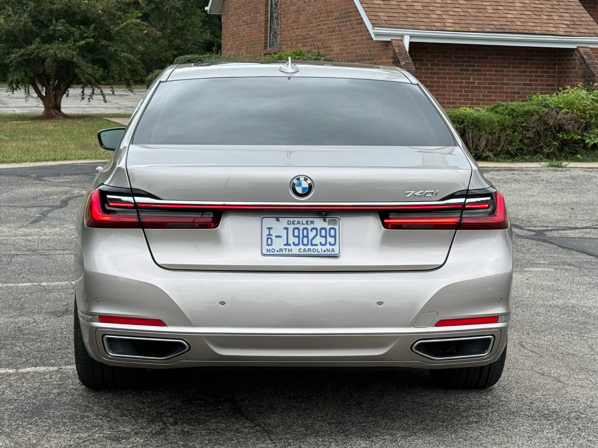 Used 2020 BMW 740i w/ Premium Package RWD image 5