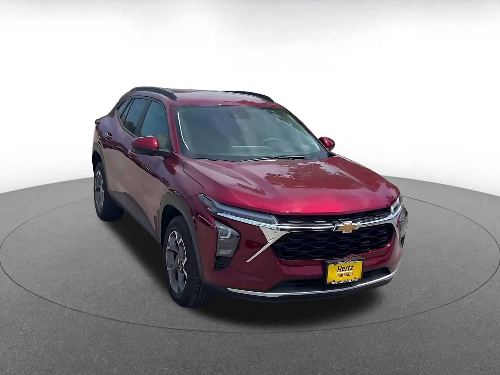 Used 2025 Chevrolet Trax LT FWD image 3