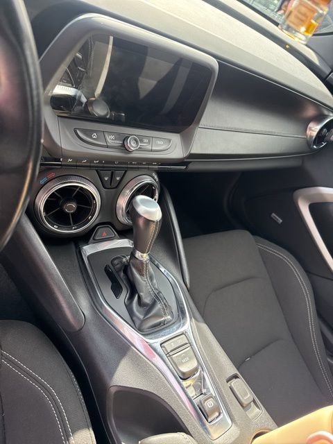 Used 2021 Chevrolet Camaro LT w/ RS Package image 7