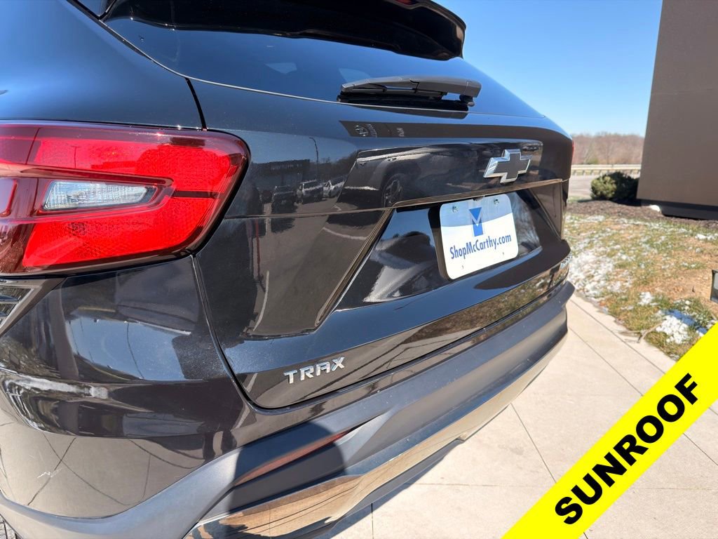 Used 2024 Chevrolet Trax ACTIV w/ Sunroof Package image 32