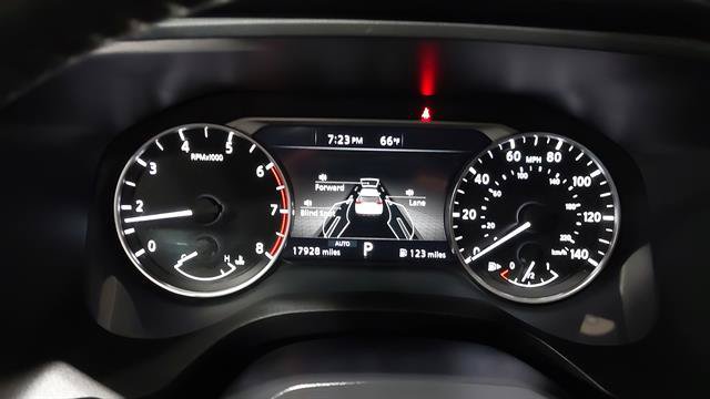 Used 2025 Nissan Rogue SV AWD/4WD image 22