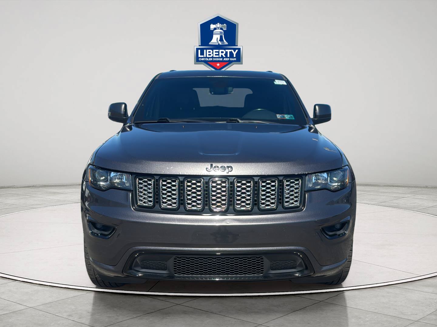 Certified 2018 Jeep Grand Cherokee Altitude AWD/4WD image 2