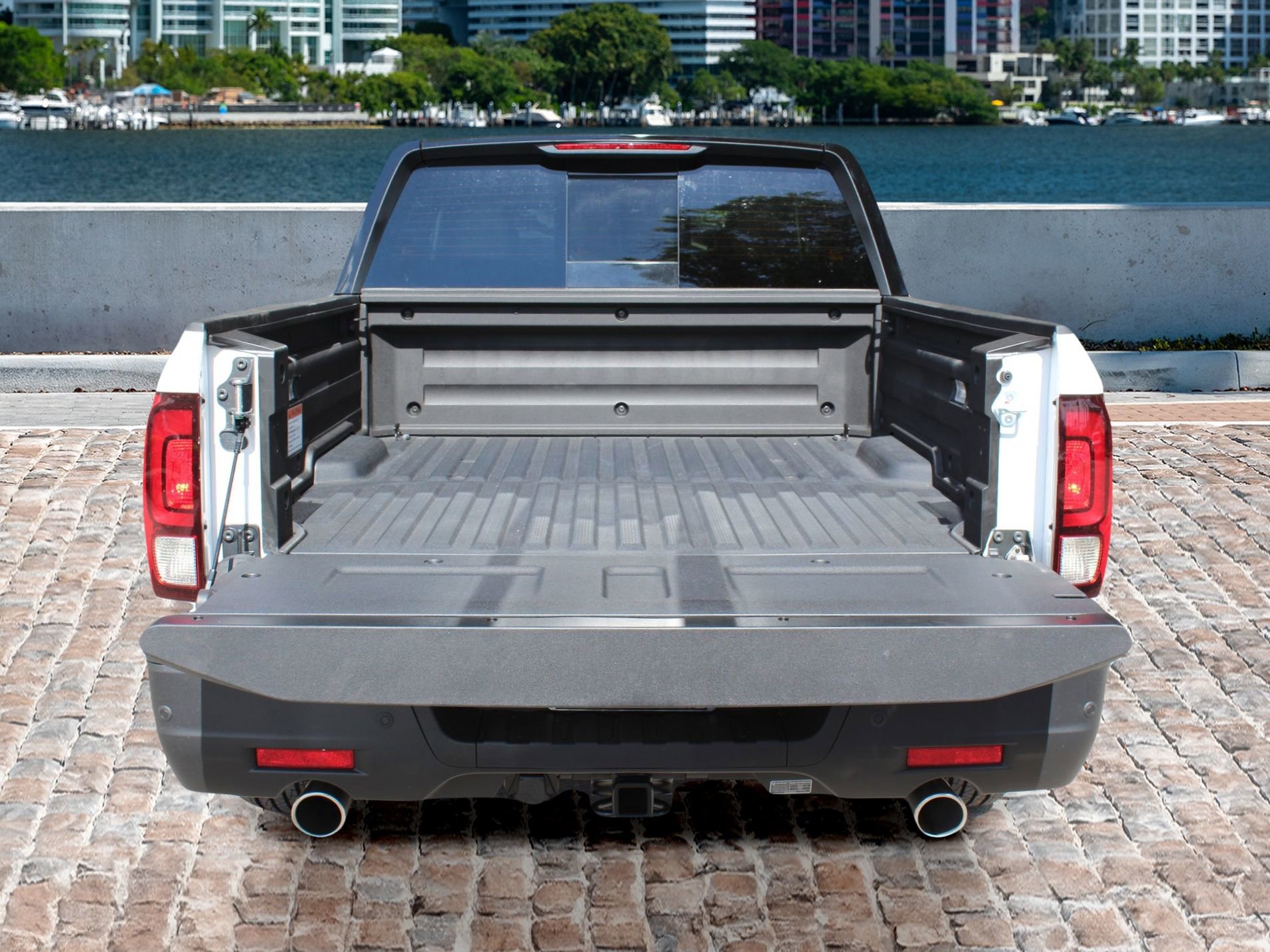 New 2026 Honda Ridgeline Black Edition image 9