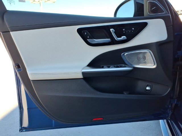 Used 2023 Mercedes-Benz C 300 Sedan image 12