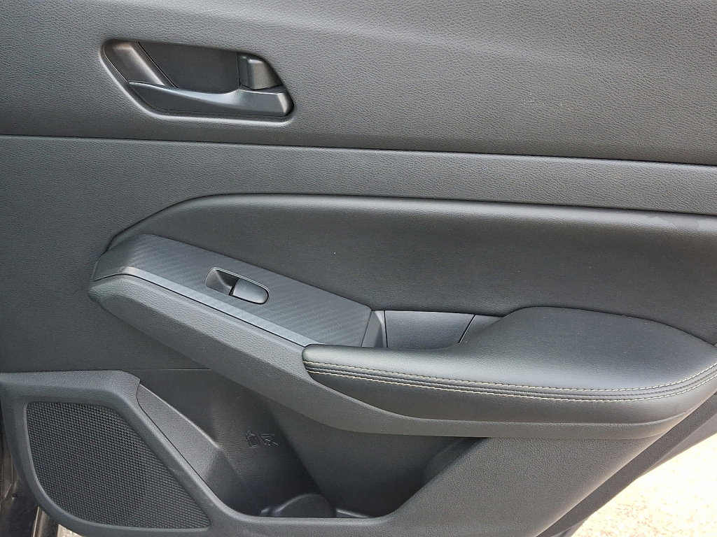 Used 2024 Nissan Altima 2.5 SV image 14