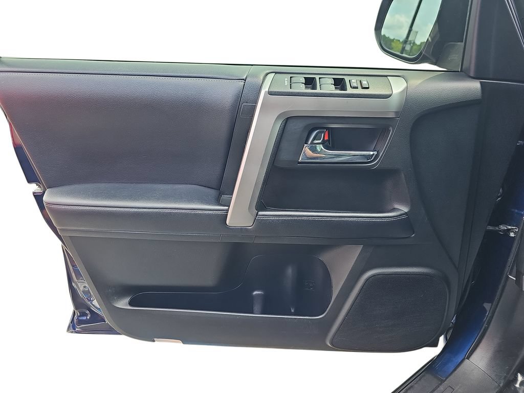 Used 2019 Toyota 4Runner SR5 AWD/4WD image 26