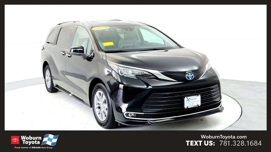 Certified 2024 Toyota Sienna XLE FWD image 1
