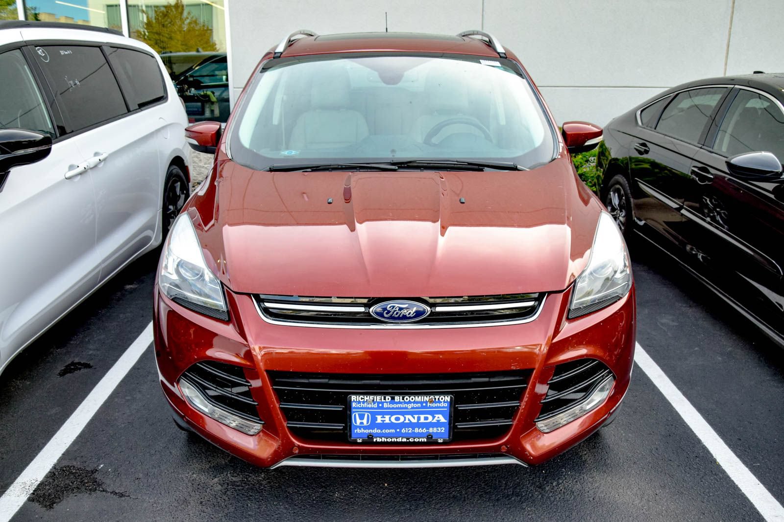Used 2016 Ford Escape Titanium w/ Equipment Group 301A AWD/4WD image 2
