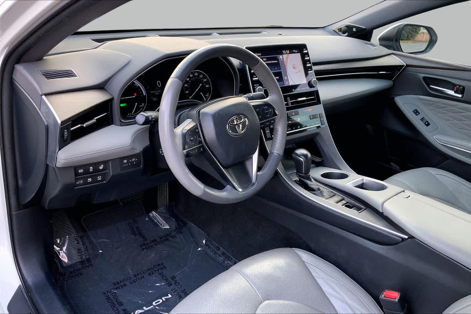 Used 2020 Toyota Avalon Limited w/ Advanced Safety Package FWD image 18