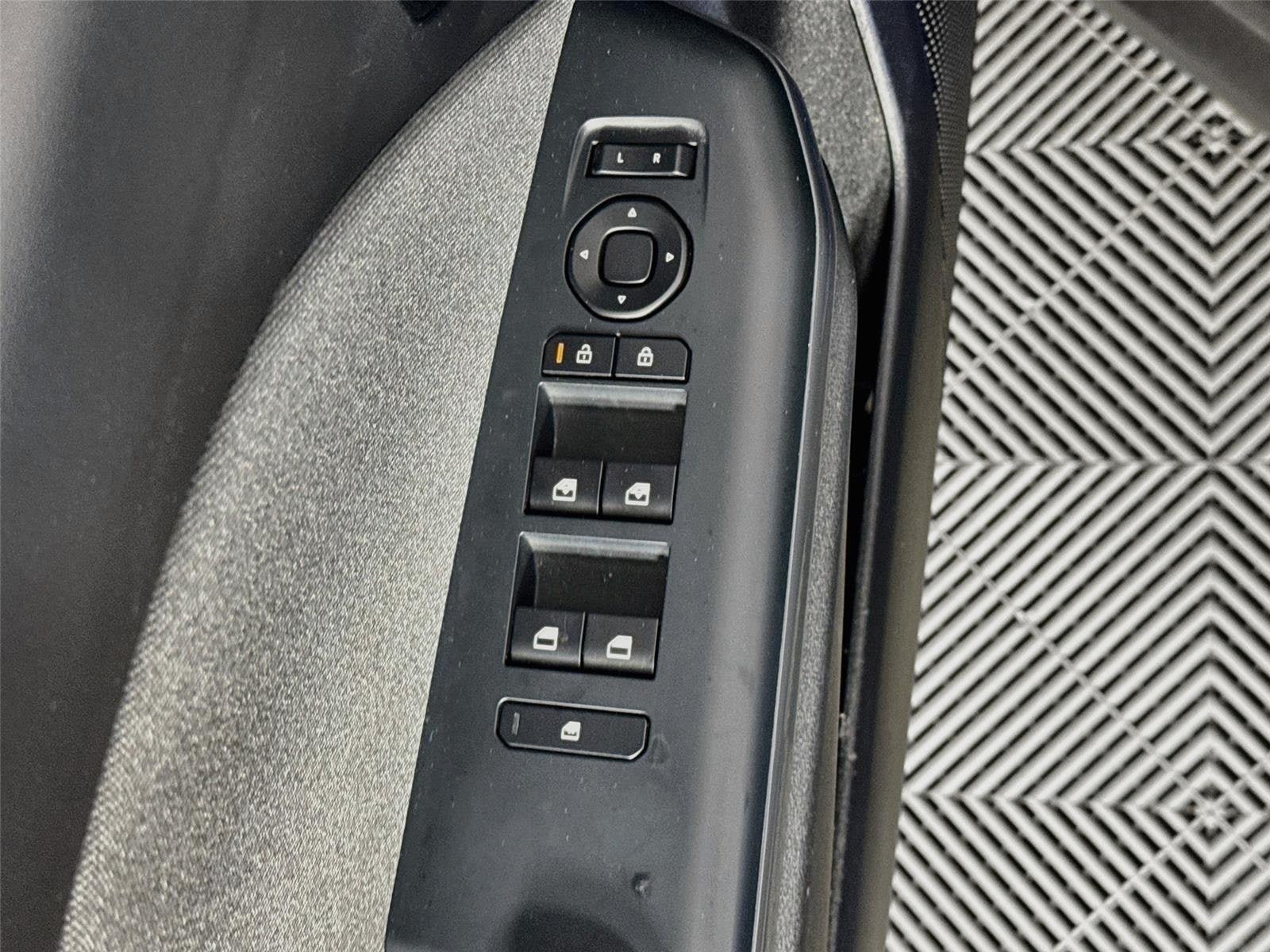 Used 2025 Kia K4 EX FWD image 19
