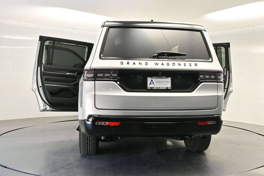 Used 2024 Jeep Grand Wagoneer Series II Obsidian w/ Quick Order Packagew 28T AWD/4WD image 45