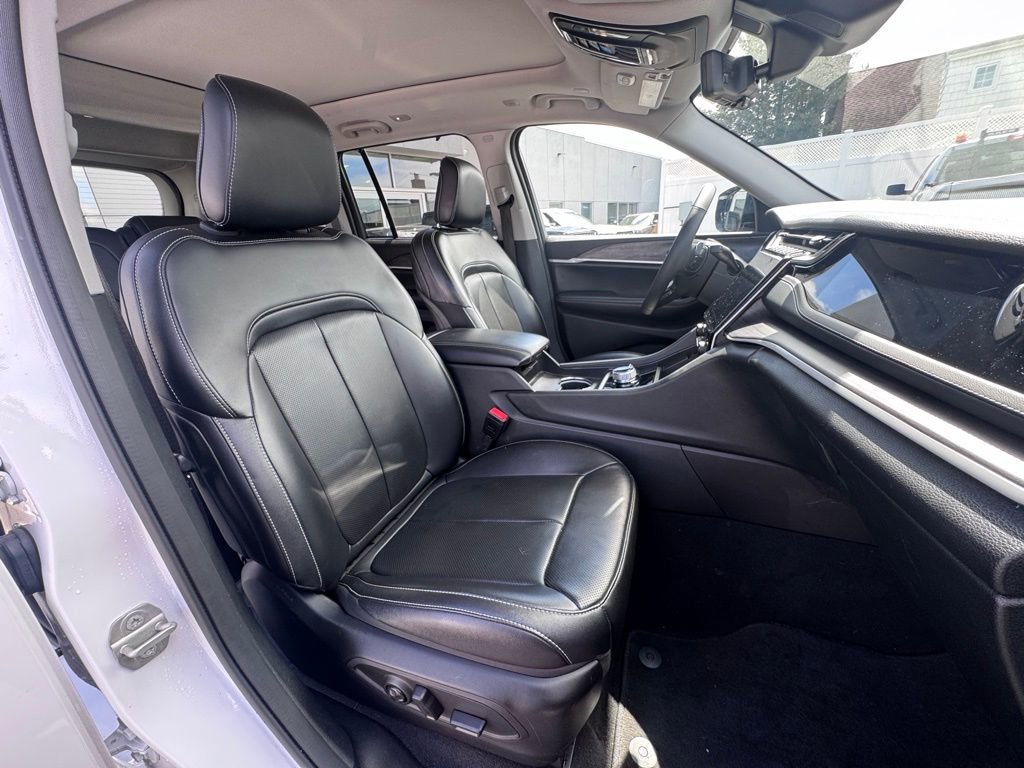 Used 2024 Jeep Grand Cherokee Limited 4xe w/ Luxury Tech Group II image 19