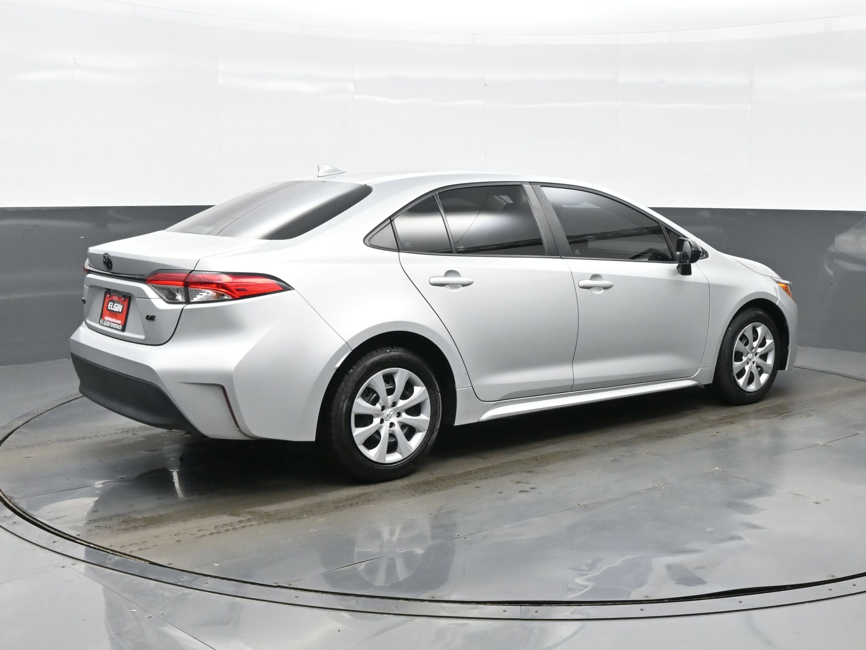 Used 2023 Toyota Corolla LE image 6