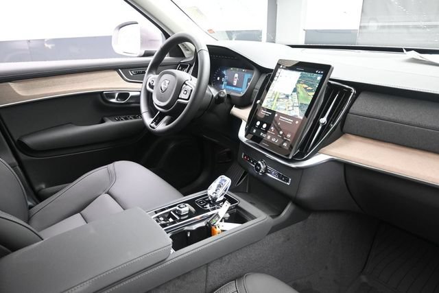 Used 2026 Volvo XC90 B6 Plus w/ Protection Package AWD/4WD image 31