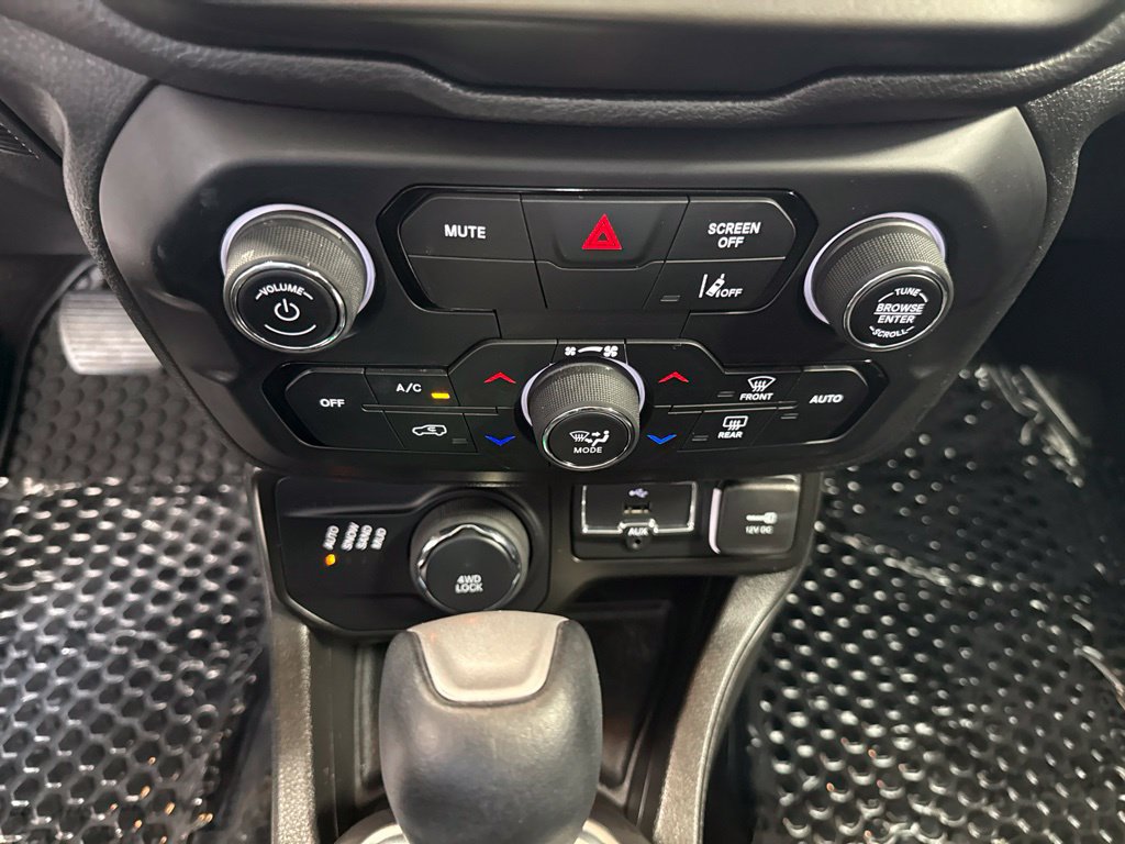 Used 2022 Jeep Renegade Limited w/ Sun, Sound & Wheels Group AWD/4WD image 16