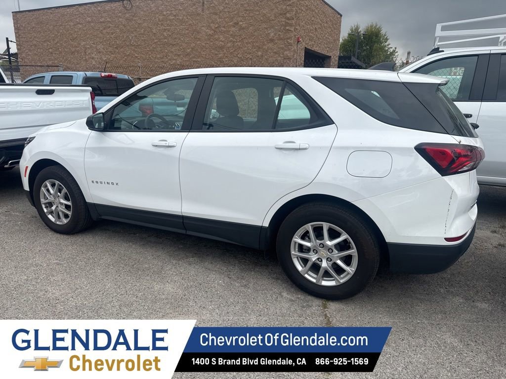 Used 2023 Chevrolet Equinox LS image 4